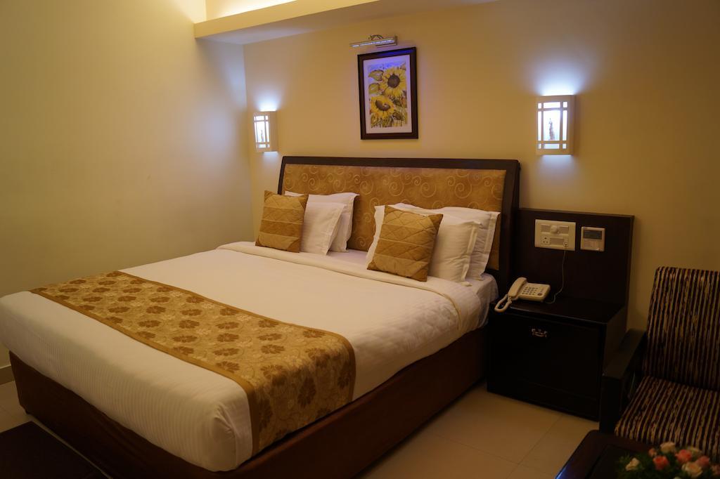Hotel Budhil Park ヴィシャーカパトナム 部屋 写真