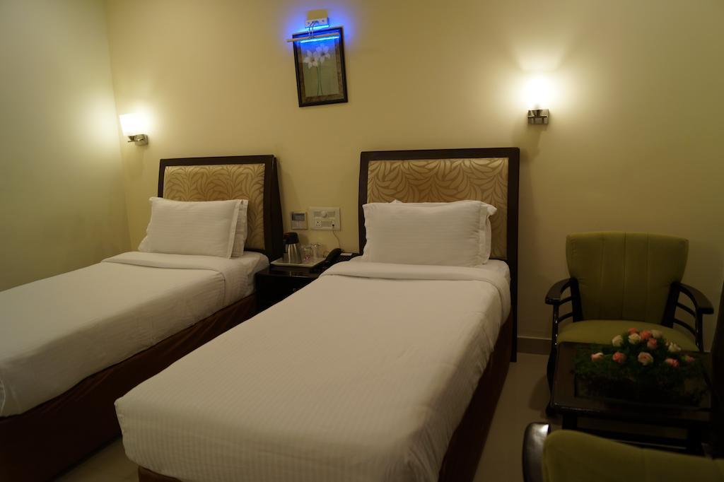 Hotel Budhil Park ヴィシャーカパトナム 部屋 写真