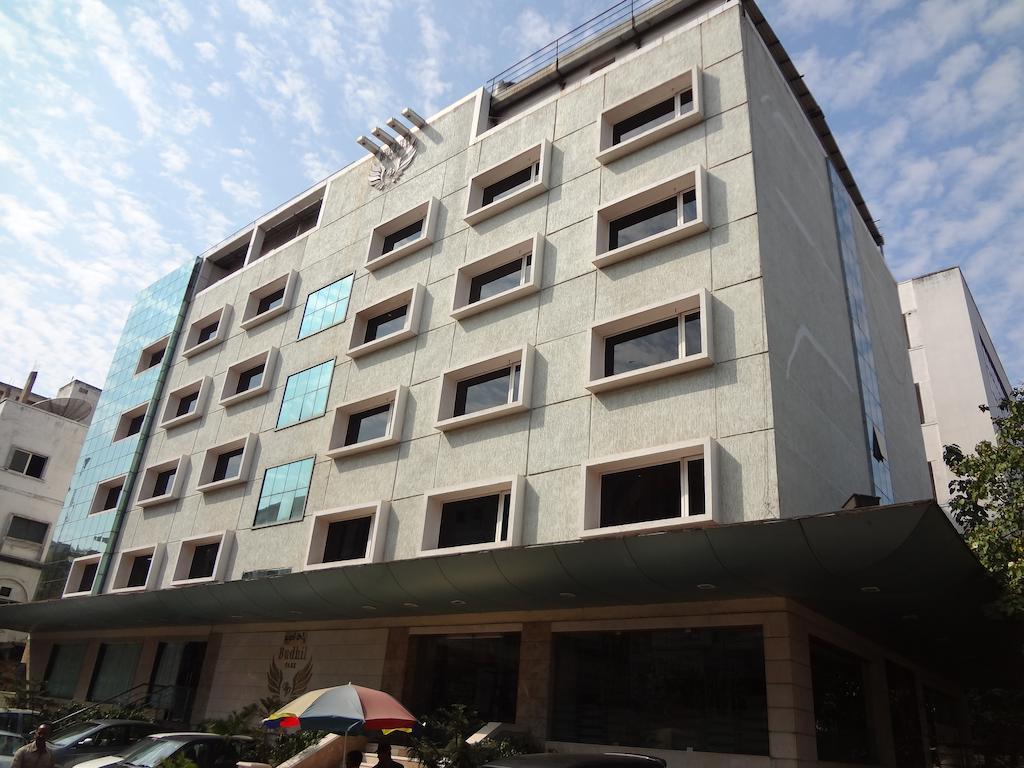 Hotel Budhil Park ヴィシャーカパトナム エクステリア 写真