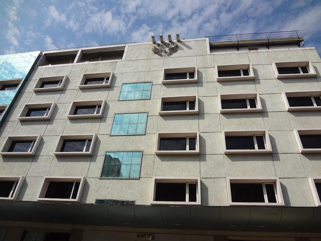 Hotel Budhil Park ヴィシャーカパトナム エクステリア 写真