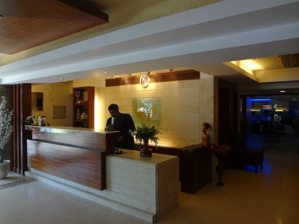 Hotel Budhil Park ヴィシャーカパトナム エクステリア 写真