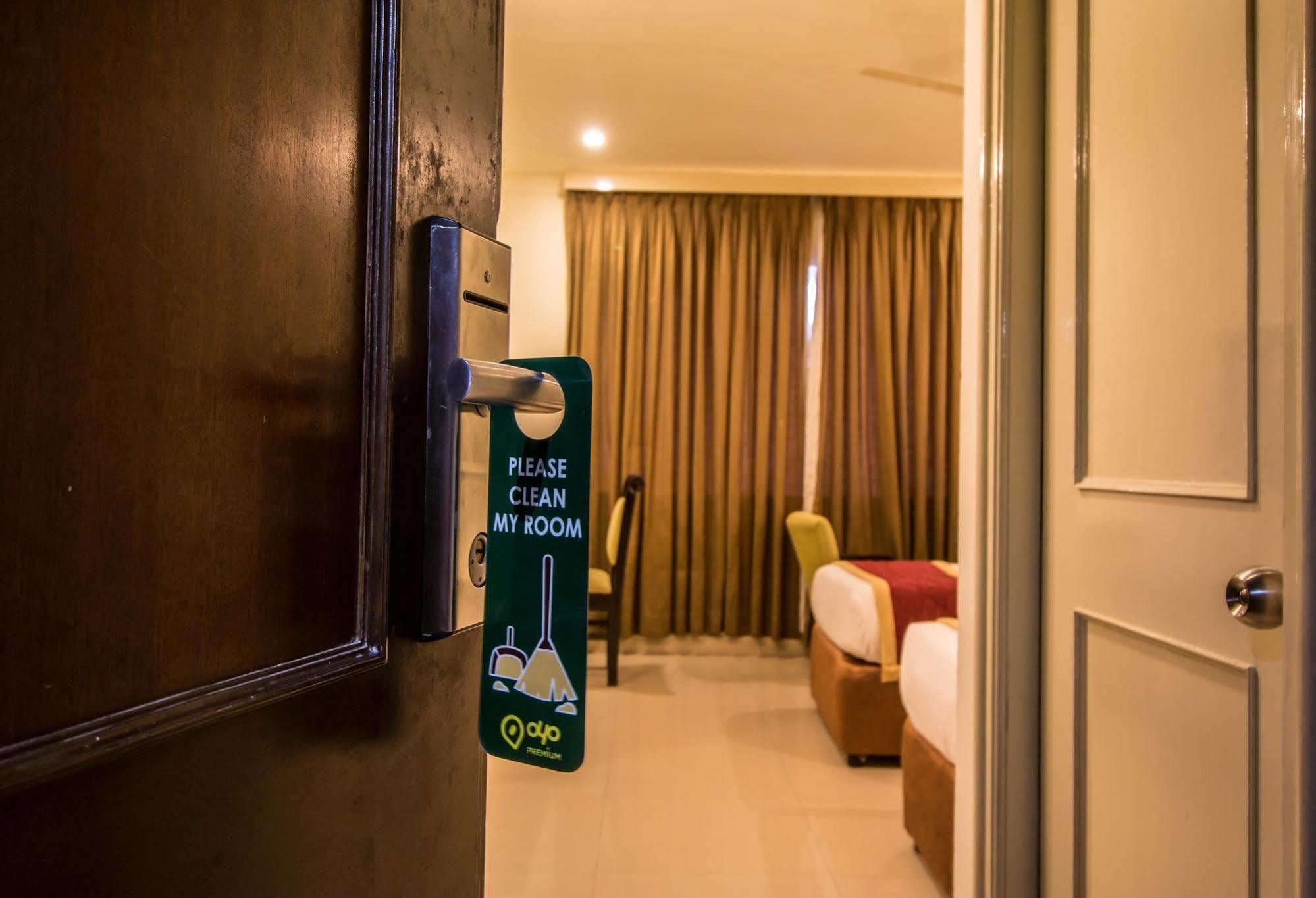 Hotel Budhil Park ヴィシャーカパトナム エクステリア 写真