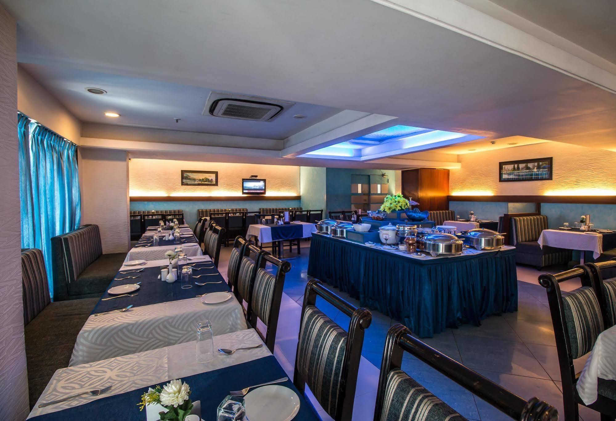 Hotel Budhil Park ヴィシャーカパトナム エクステリア 写真